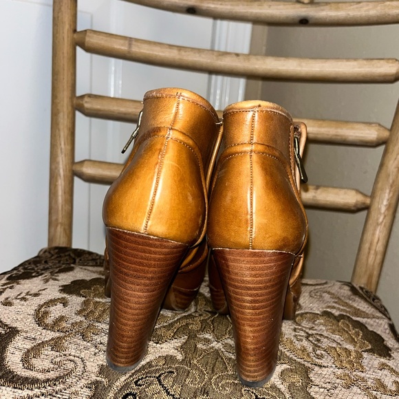 Gianni Bini Leather Ankle Boots - Picture 3 of 4